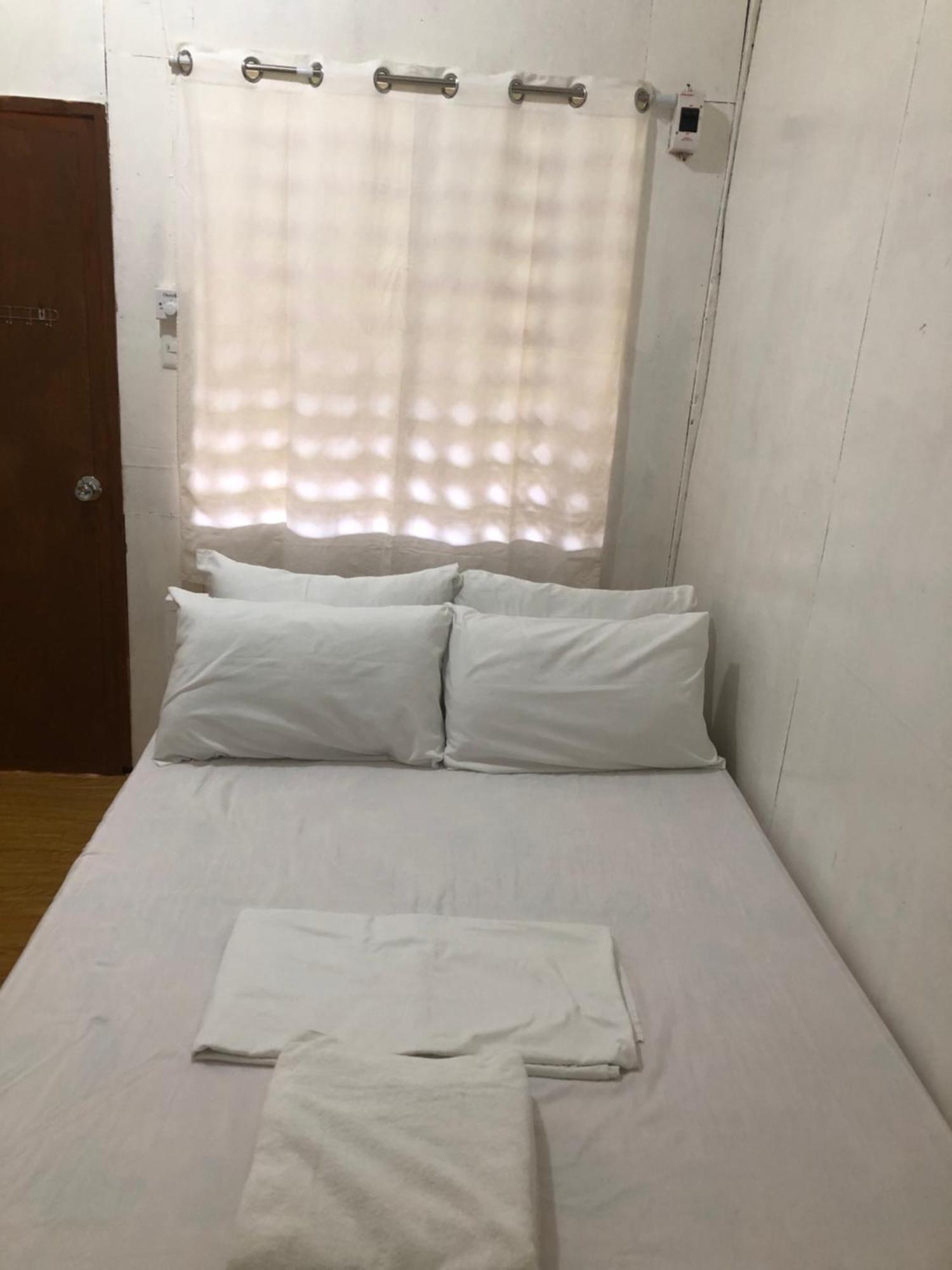 Mioki Hometel Batuan Экстерьер фото